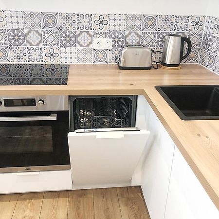 Apartamento Le Petit Barbusse, Proche Centre Avec Netflix Reims Exterior foto